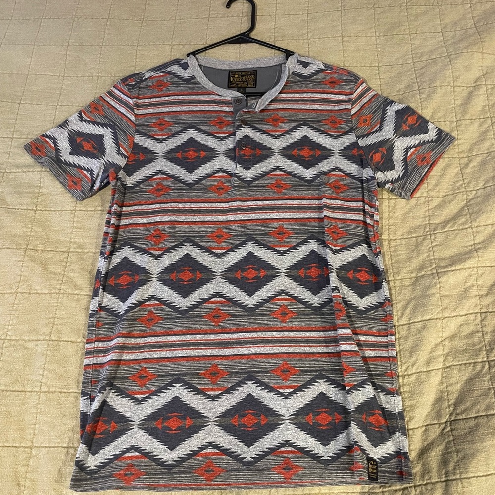 Lucky Brand Men's Short Sleeve Henley Shirt - Gray and Red Pattern